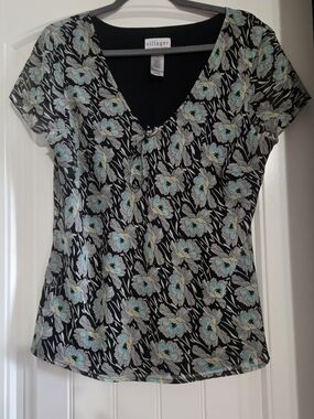 Villager Black Floral V-Neck Short Sleeve Top - Blue & Cream Flowers